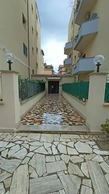 Elegant Apartment Metro A - By Openroma Rome