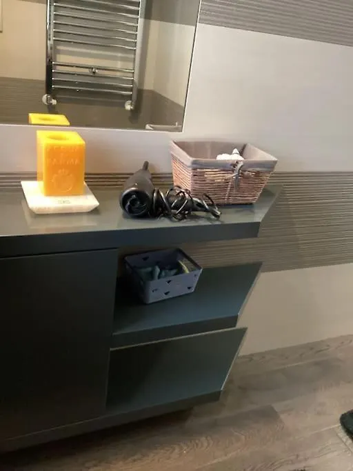 Elegant Apartment Metro A - By Openroma  Rome